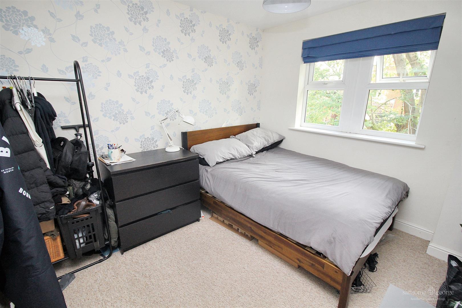 Pryor Close, Tilehurst, Reading